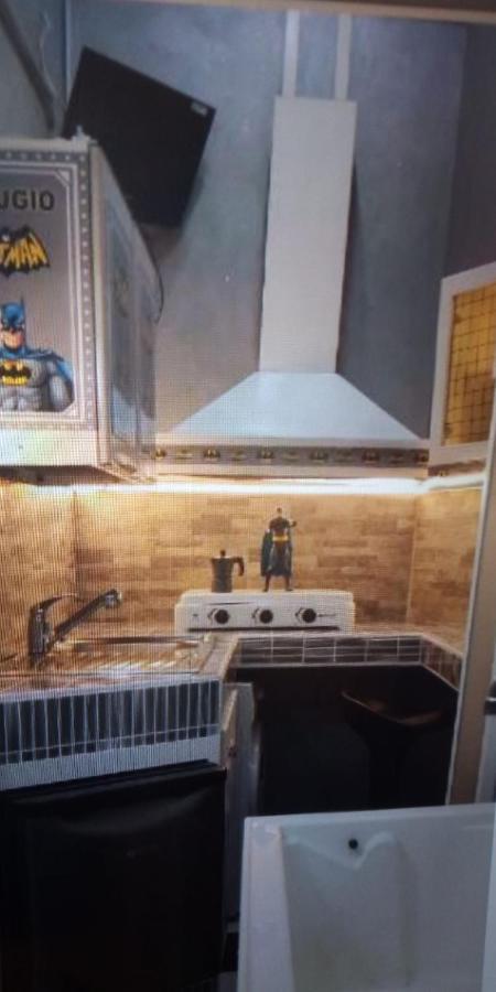 Il Rifugio Di Batman Airport Apartment Catania